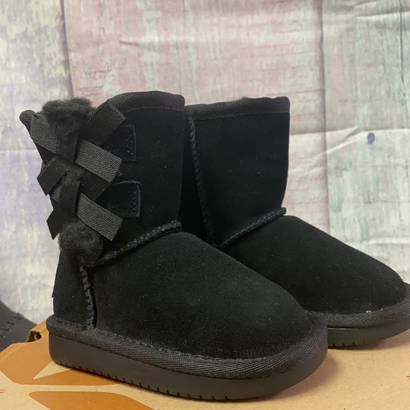 BNWTs Girls Koolaburra by UGG Short Boot. Size 5 - Picture 2 of 16